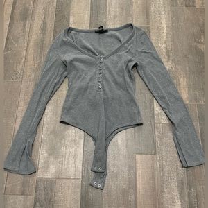 3/$20 🛍️ Forever 21 Gray Bodysuit Size Small